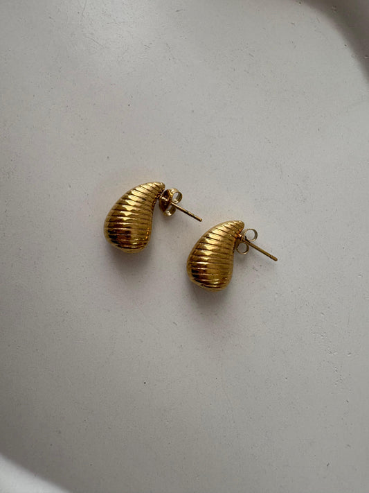 Soléa Teardrop Studs